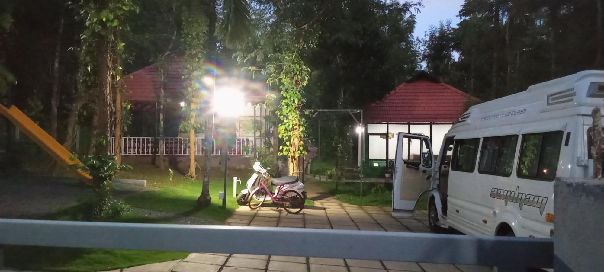 Le Vista Resort Sultan Bathery Bagian luar foto