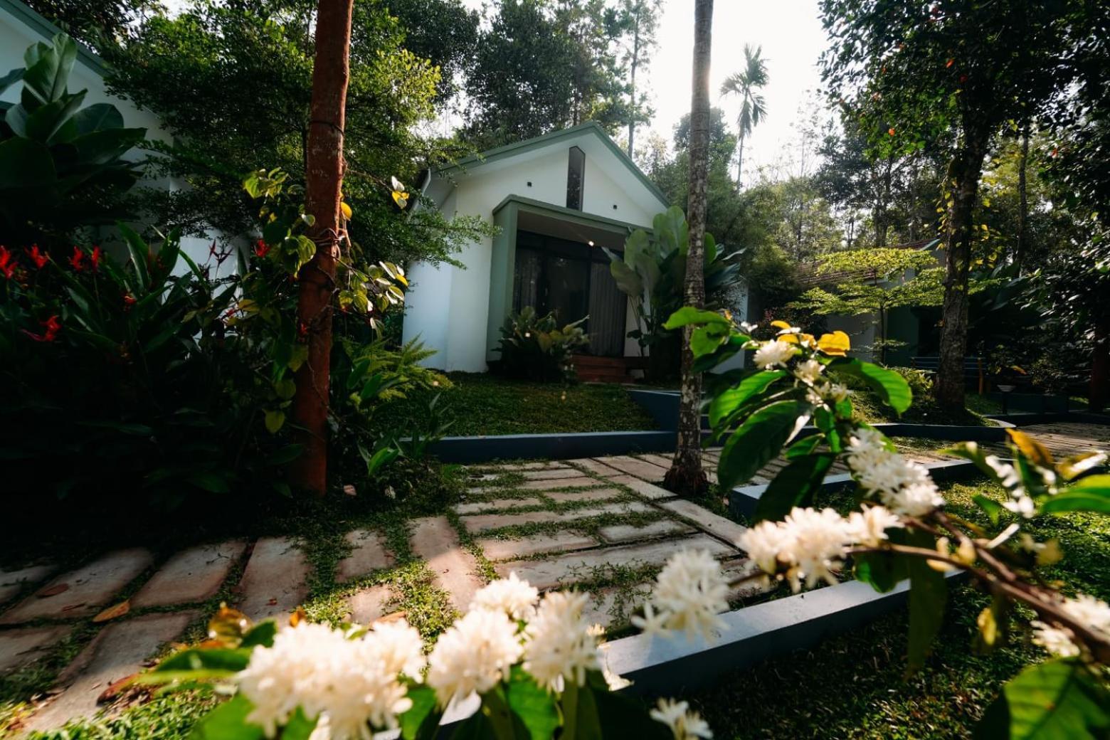 Le Vista Resort Sultan Bathery Bagian luar foto
